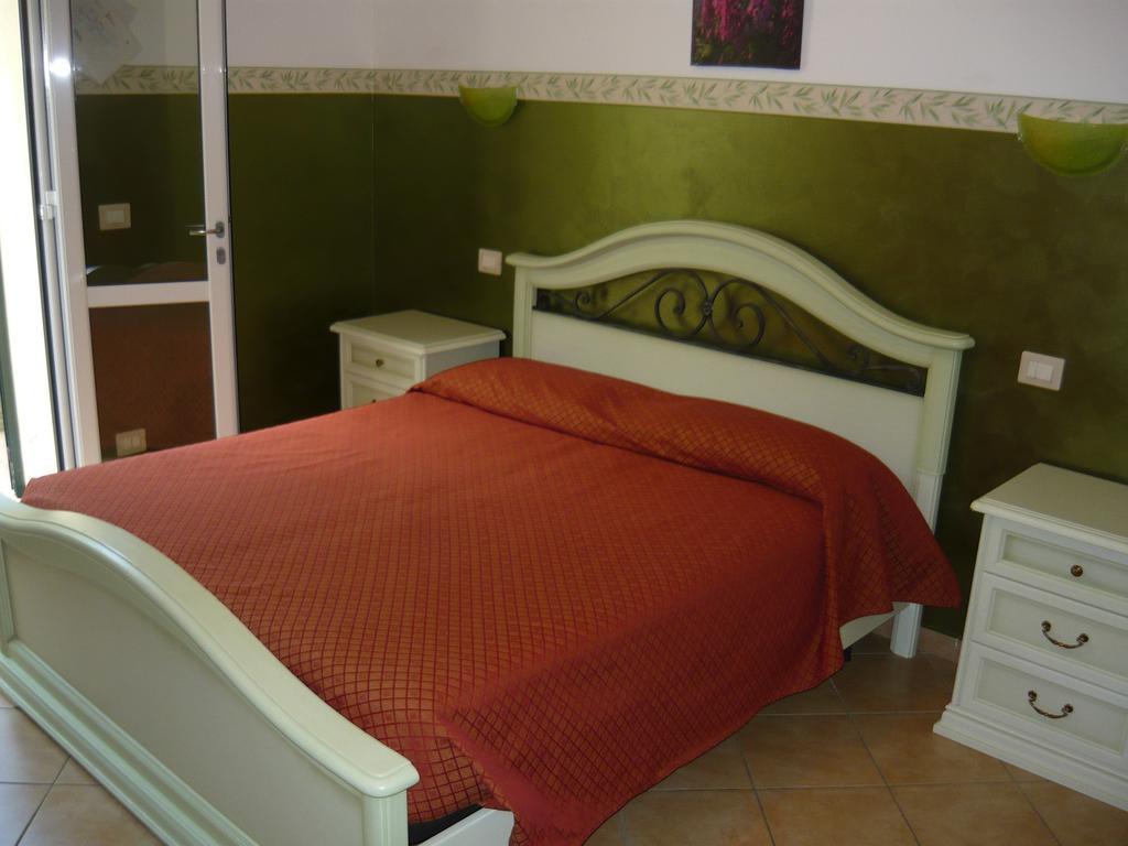 Agriturismo Le Collinette Villanova d'Albenga Camera foto